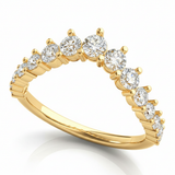 3/4 ctw Chevron Graduated Diamond Band — Yellow Gold