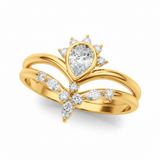 1/2 ctw Chevron With Pear Shape Center — Yellow Gold